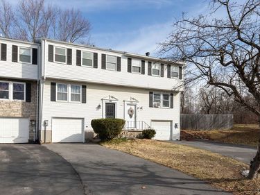 8385 Shallowcreek Road, Unit A, Liverpool, NY 13090