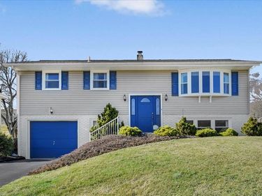 1321 WOODCREST DRIVE, READING, PA 19607