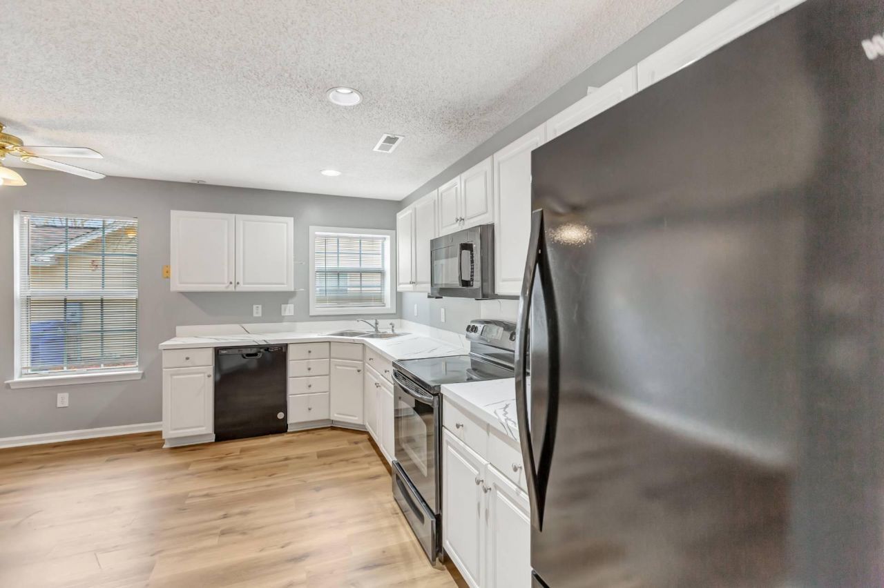 8565 Brookforest Drive Photo 13