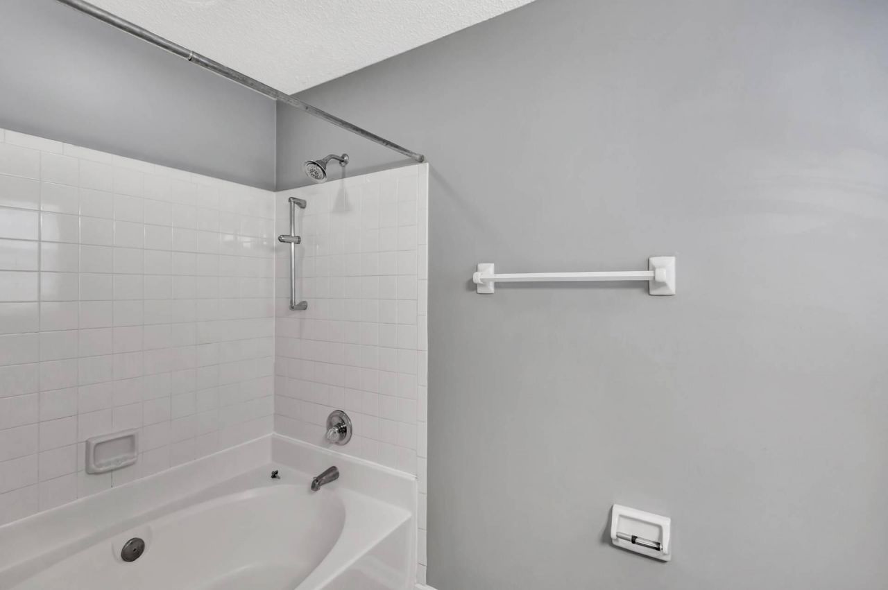 8565 Brookforest Drive Photo 21