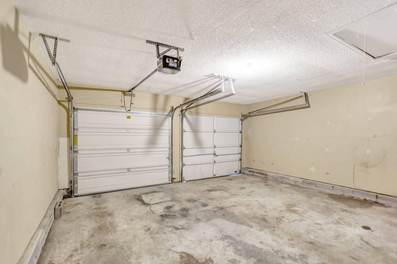 8565 Brookforest Drive Photo 32