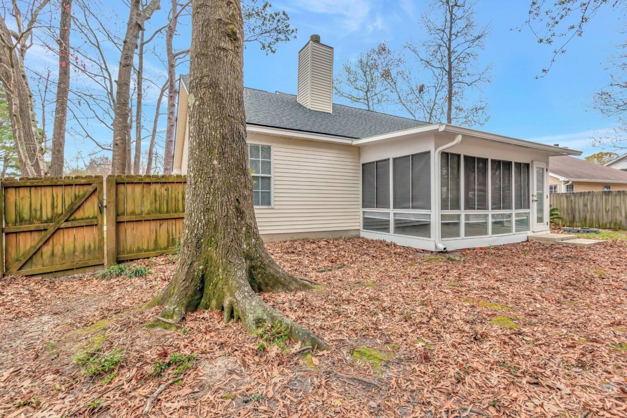 8565 Brookforest Drive Photo 35