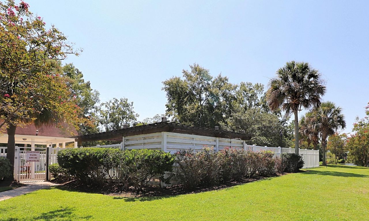 8565 Brookforest Drive Photo 37