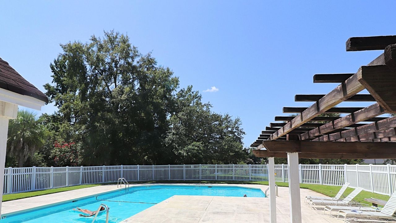 8565 Brookforest Drive Photo 38