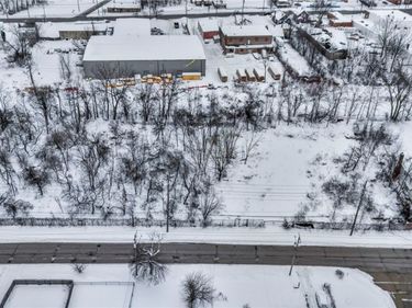 17001 S Miles Avenue, Cleveland, OH 44128