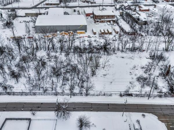 17001 S Miles Avenue , Cleveland, OH 44128