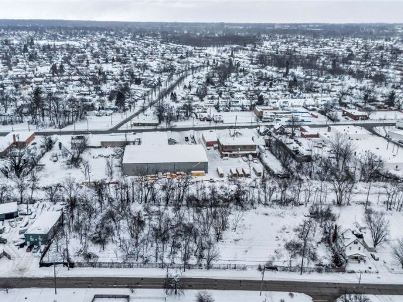 17001 S Miles Avenue , Cleveland, OH 44128 Photo 10