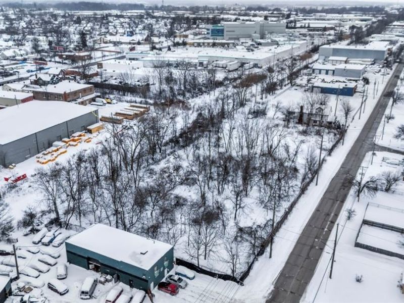 17001 S Miles Avenue , Cleveland, OH 44128 Photo 11