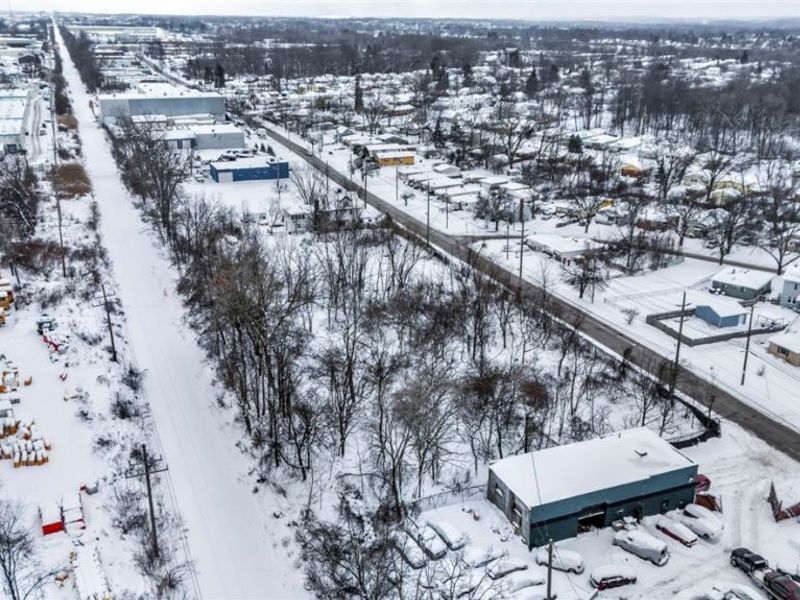 17001 S Miles Avenue , Cleveland, OH 44128 Photo 13