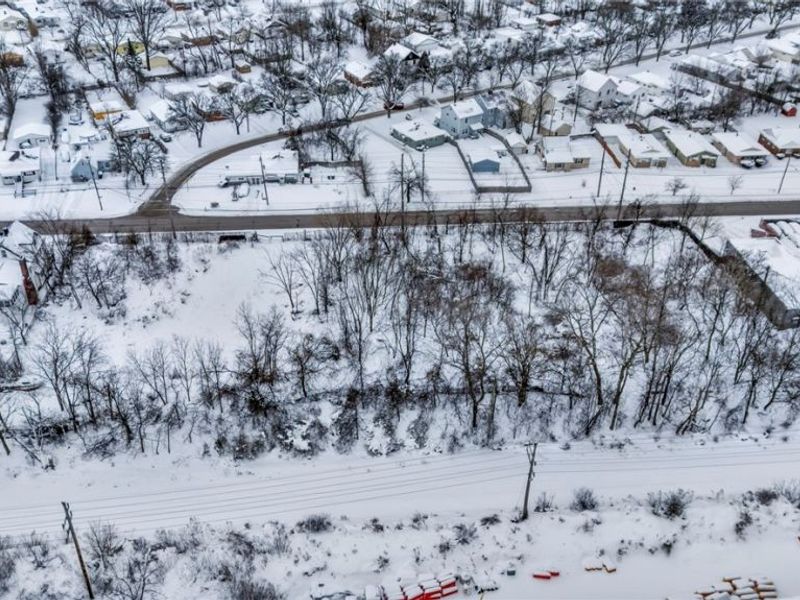 17001 S Miles Avenue , Cleveland, OH 44128 Photo 14