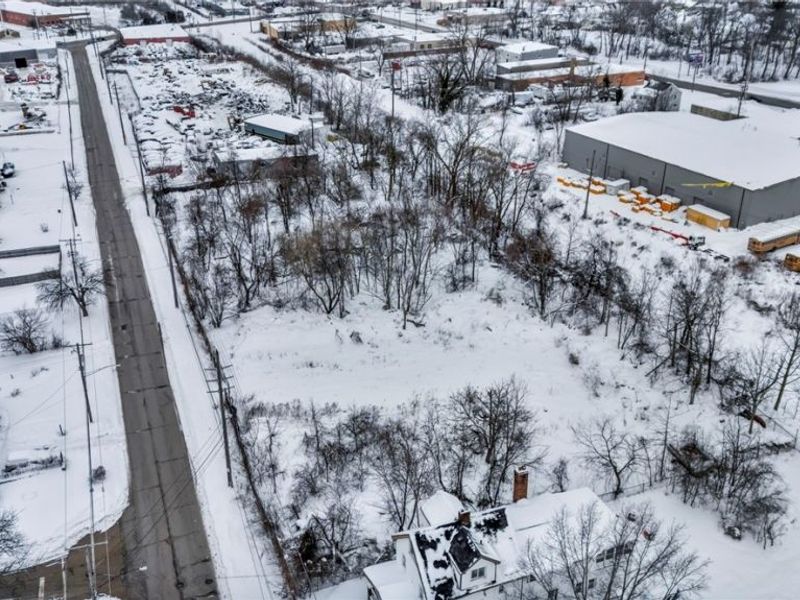 17001 S Miles Avenue , Cleveland, OH 44128 Photo 6