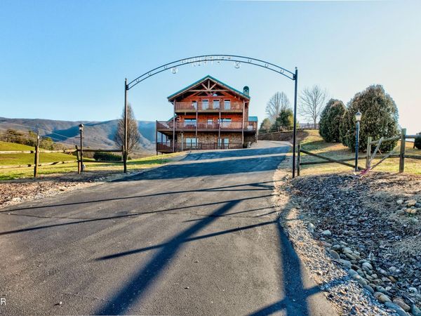 2466 Bryan Road, Sevierville, TN 37862