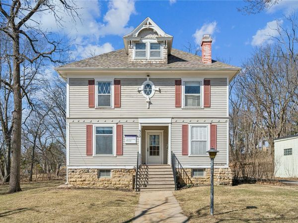 322 W College Blvd, Mt Vernon, IA 52314