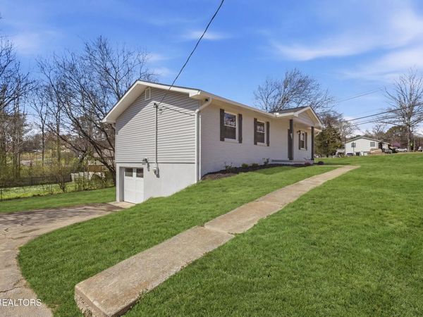 2241 Woods Smith Rd, Knoxville, TN 37921