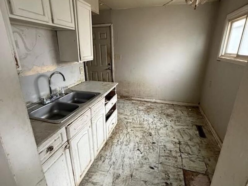 2345 Century Drive , Columbus, OH 43211 Photo 10