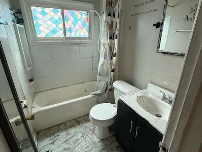 2345 Century Drive , Columbus, OH 43211 Photo 9