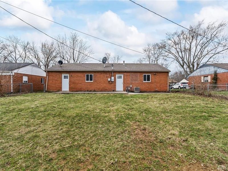 255 Lutz Drive, Englewood, OH 45322 Photo 23