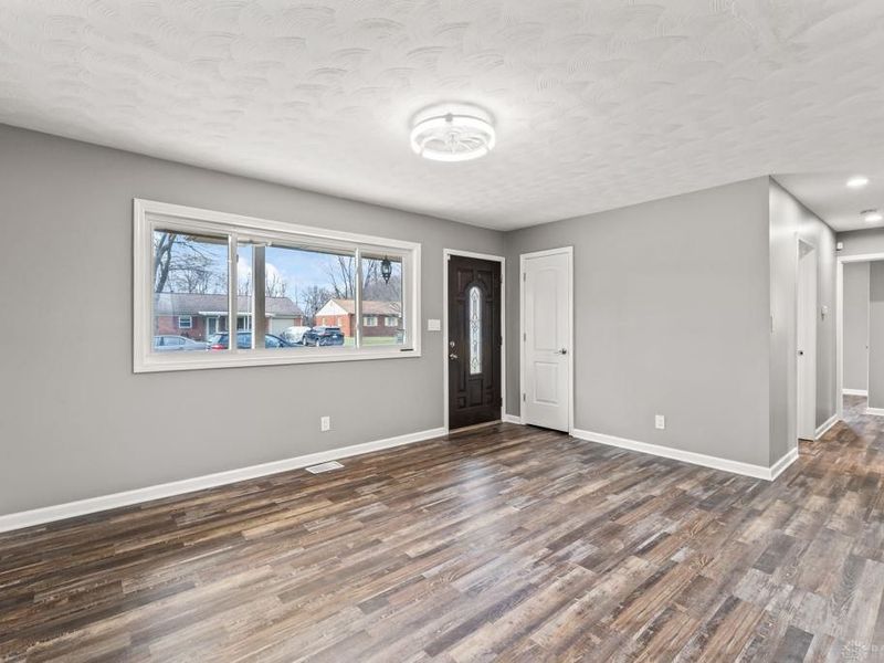 255 Lutz Drive, Englewood, OH 45322 Photo 8