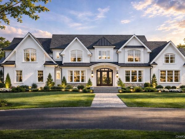 22 Wenwood Drive , Brookville, NY 11545