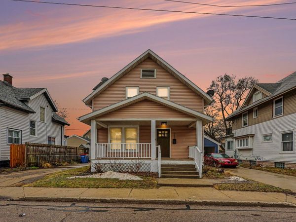 740 Watkins Street SE, Grand Rapids, MI 49507