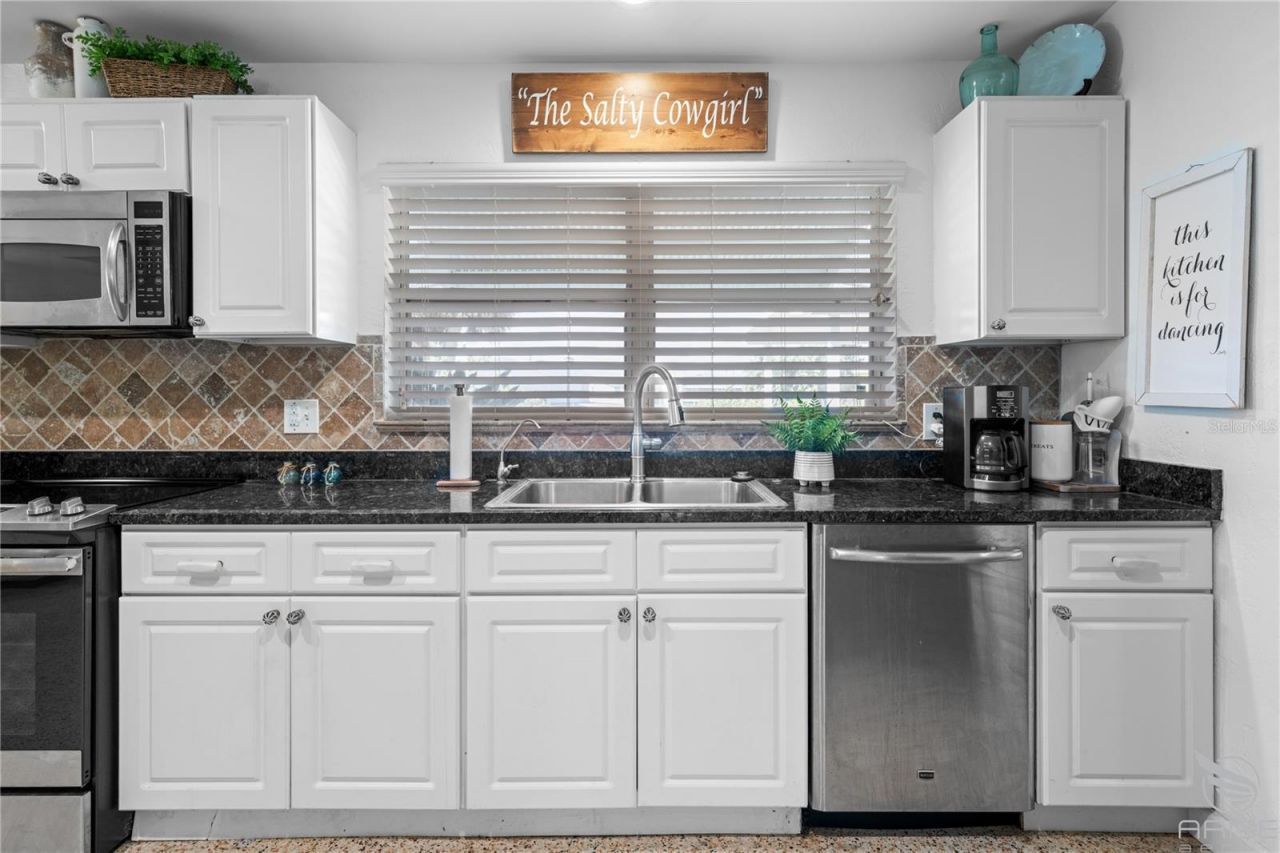 2600 W Coral Way , Daytona Beach, FL 32118 Photo