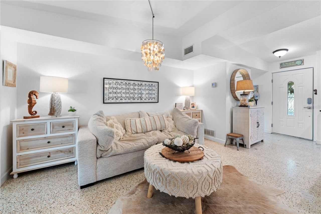 2600 W Coral Way , Daytona Beach, FL 32118 Photo