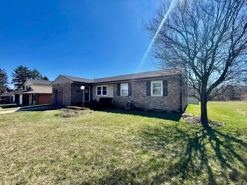 484 Marlena Drive, Wilmington, OH 45177 Photo 2