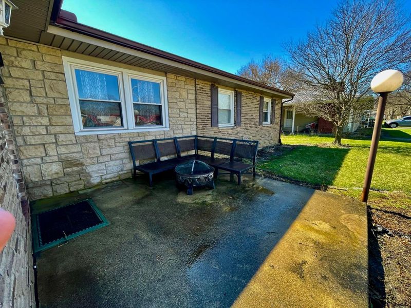 484 Marlena Drive, Wilmington, OH 45177 Photo 4