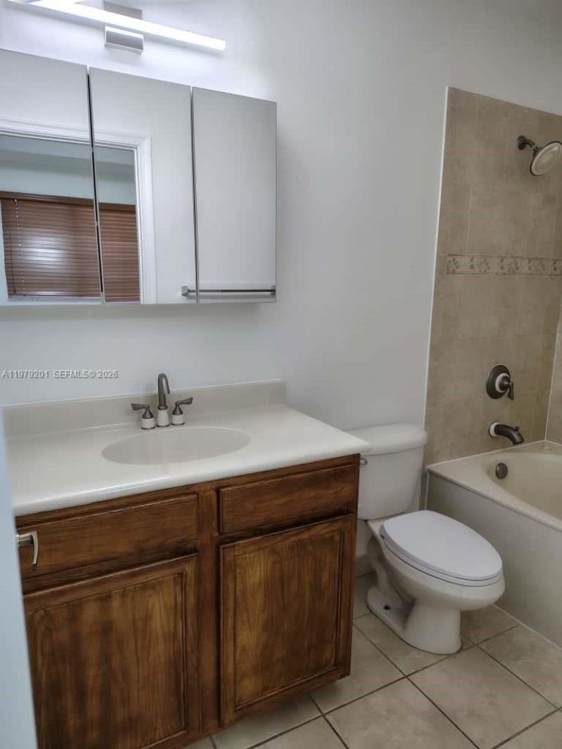 21207 NW 14th Pl , Unit 1-28, Miami Gardens, FL 33169 Photo