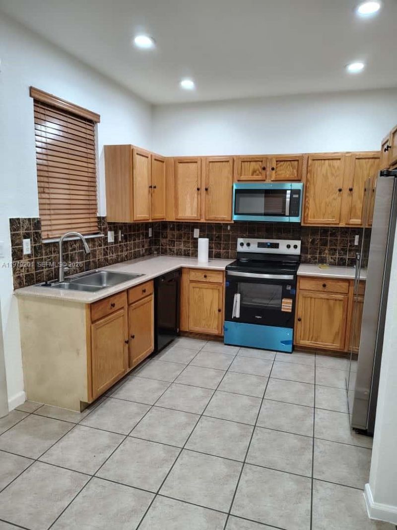 21207 NW 14th Pl , Unit 1-28, Miami Gardens, FL 33169 Photo