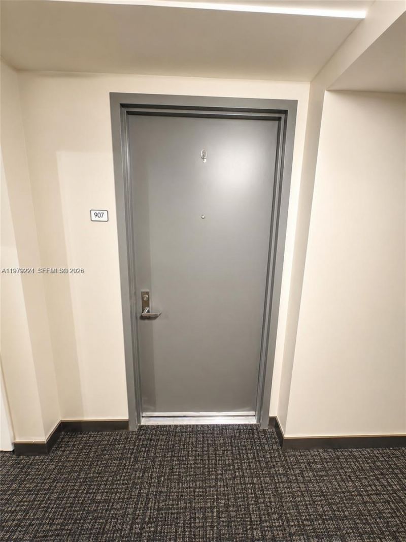 41 SE 5th St, Unit 907, Miami, FL 33131 Photo