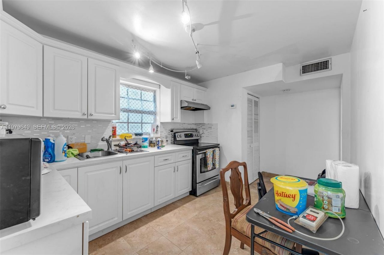 174 Corrine Pl, Unit 1, Key Largo, FL 33037 Photo