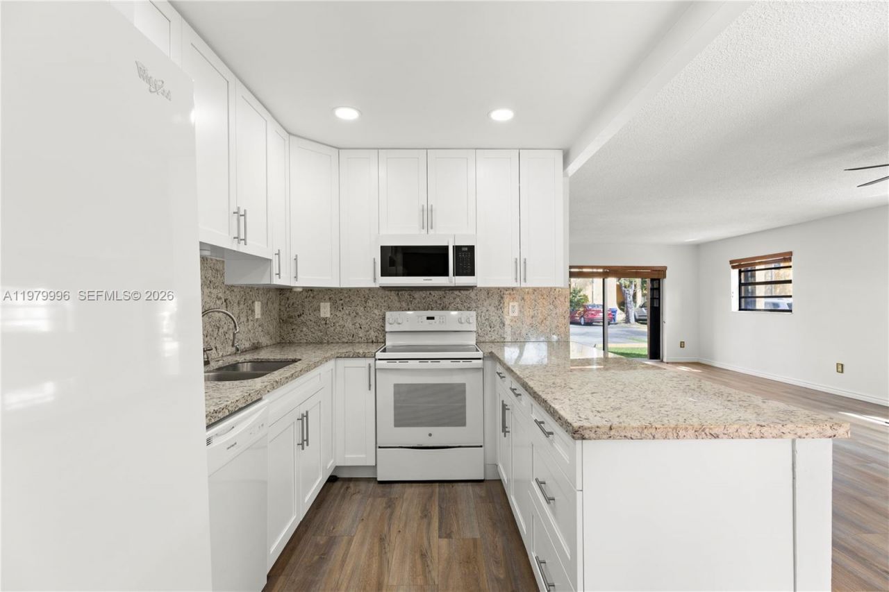 13745 SW 84th St, Unit A, Miami, FL 33183 Photo