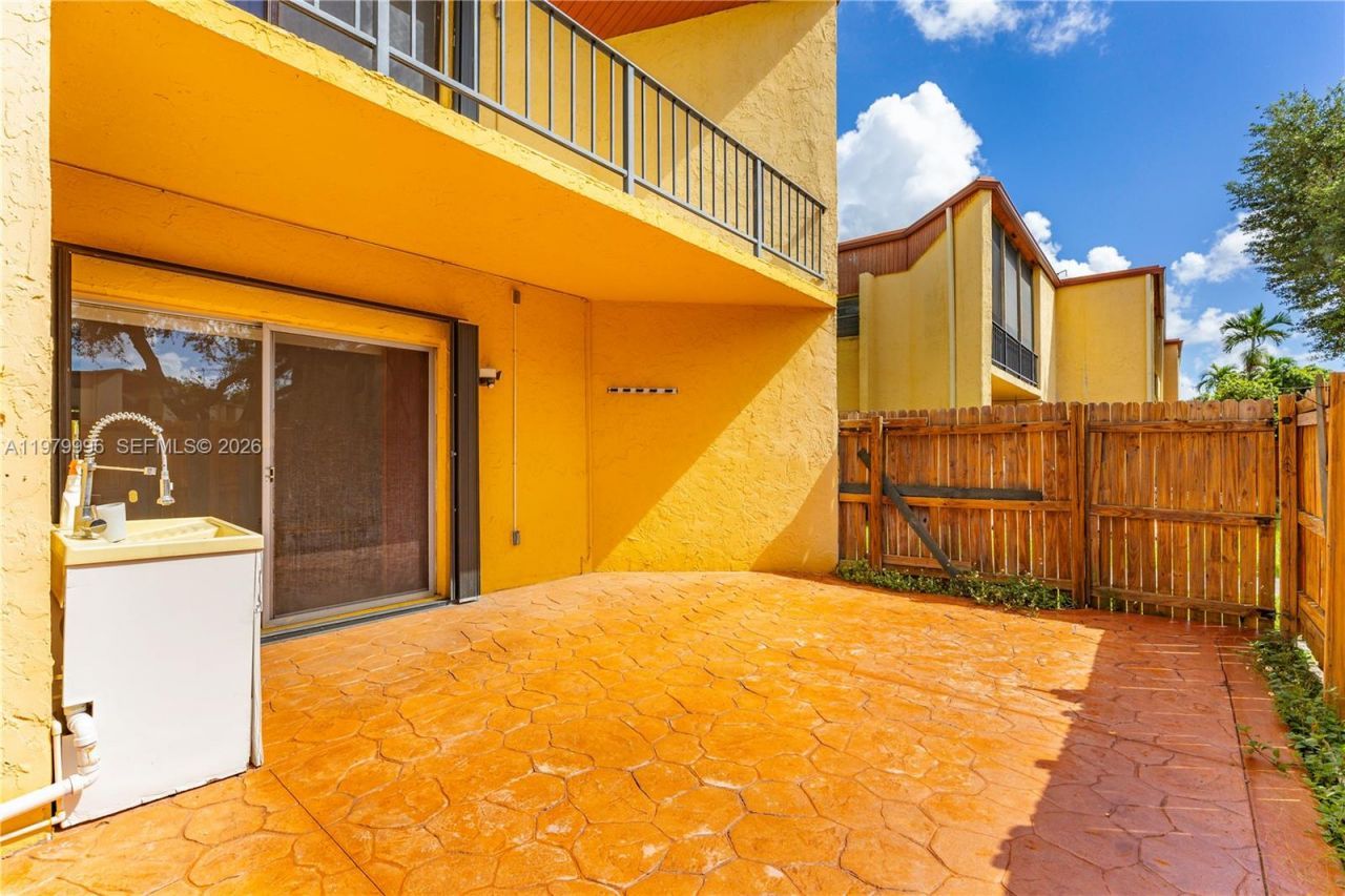 13745 SW 84th St, Unit A, Miami, FL 33183 Photo
