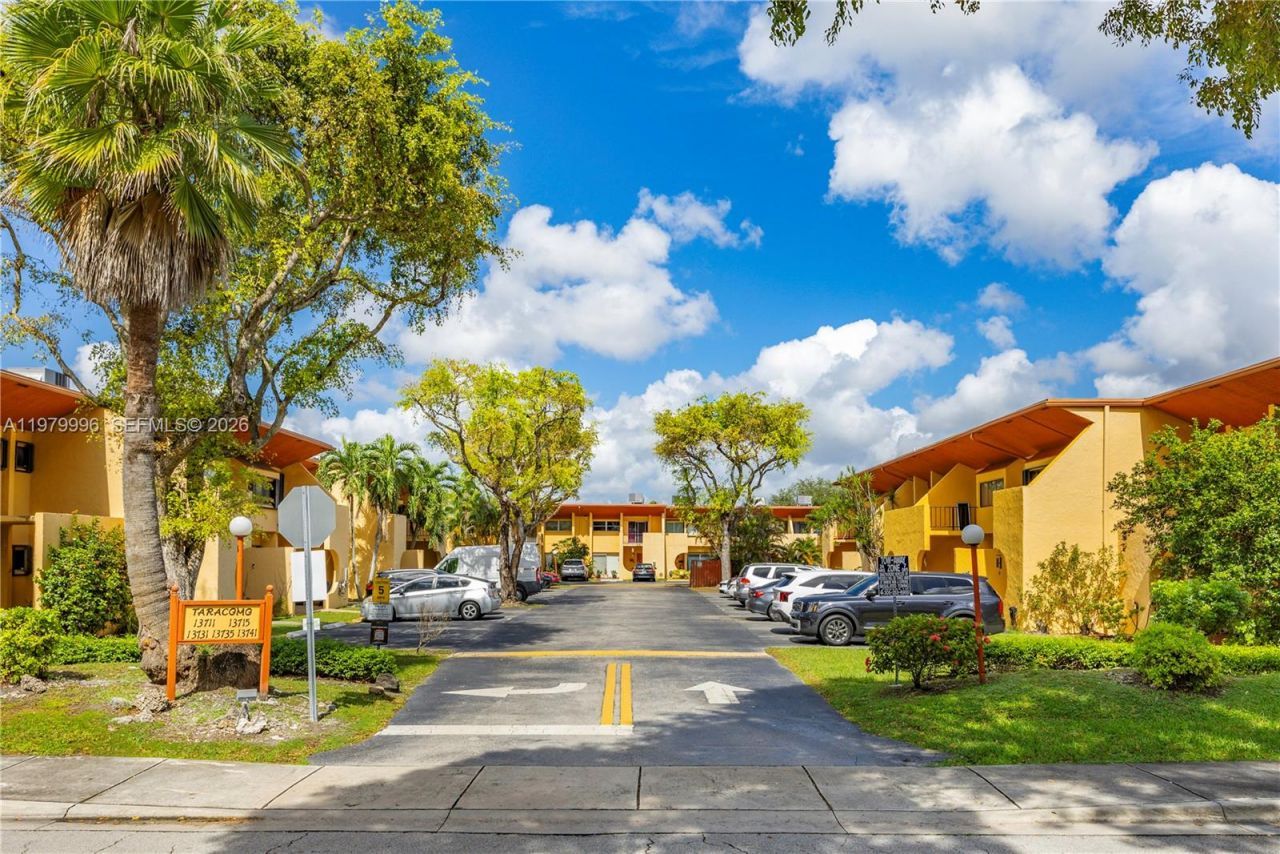 13745 SW 84th St, Unit A, Miami, FL 33183 Photo