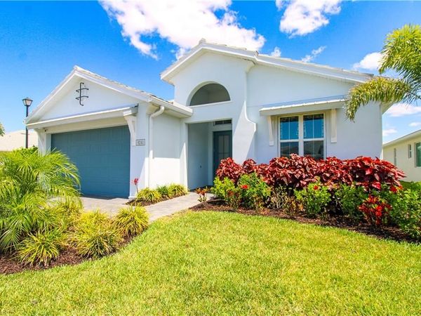 9241 Cayman DR, NAPLES, FL 34114