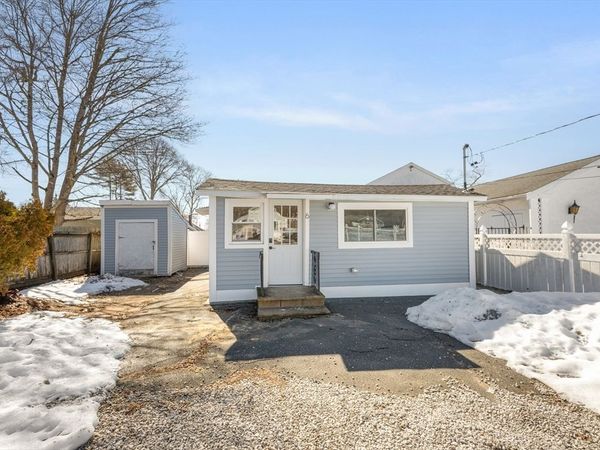 6 Wildwood Ave, Wareham, MA 02571
