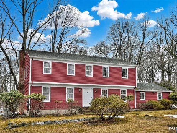 40 Hering Road, MONTVALE, NJ 07645