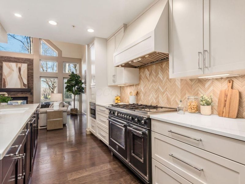 686 Fairway Boulevard, Columbus, OH 43213 Photo 17