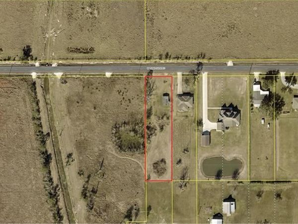 1397 W Tank Farm Road W, Lake Charles, LA 70605