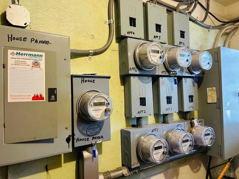 1584 W Galbraith Road, North College Hill, OH 45231 Photo 11