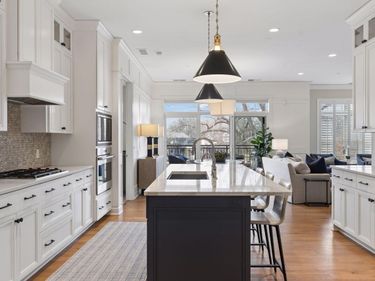 935 Lake Street E, Unit 309, Wayzata, MN 55391