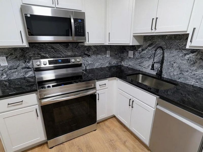 5317 Shiloh Drive , Columbus, OH 43220 Photo 6