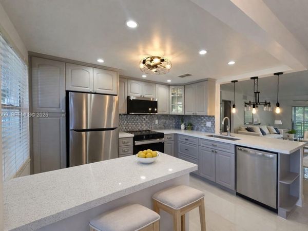 2403 Antigua Cir, Unit L2, Coconut Creek, FL 33066