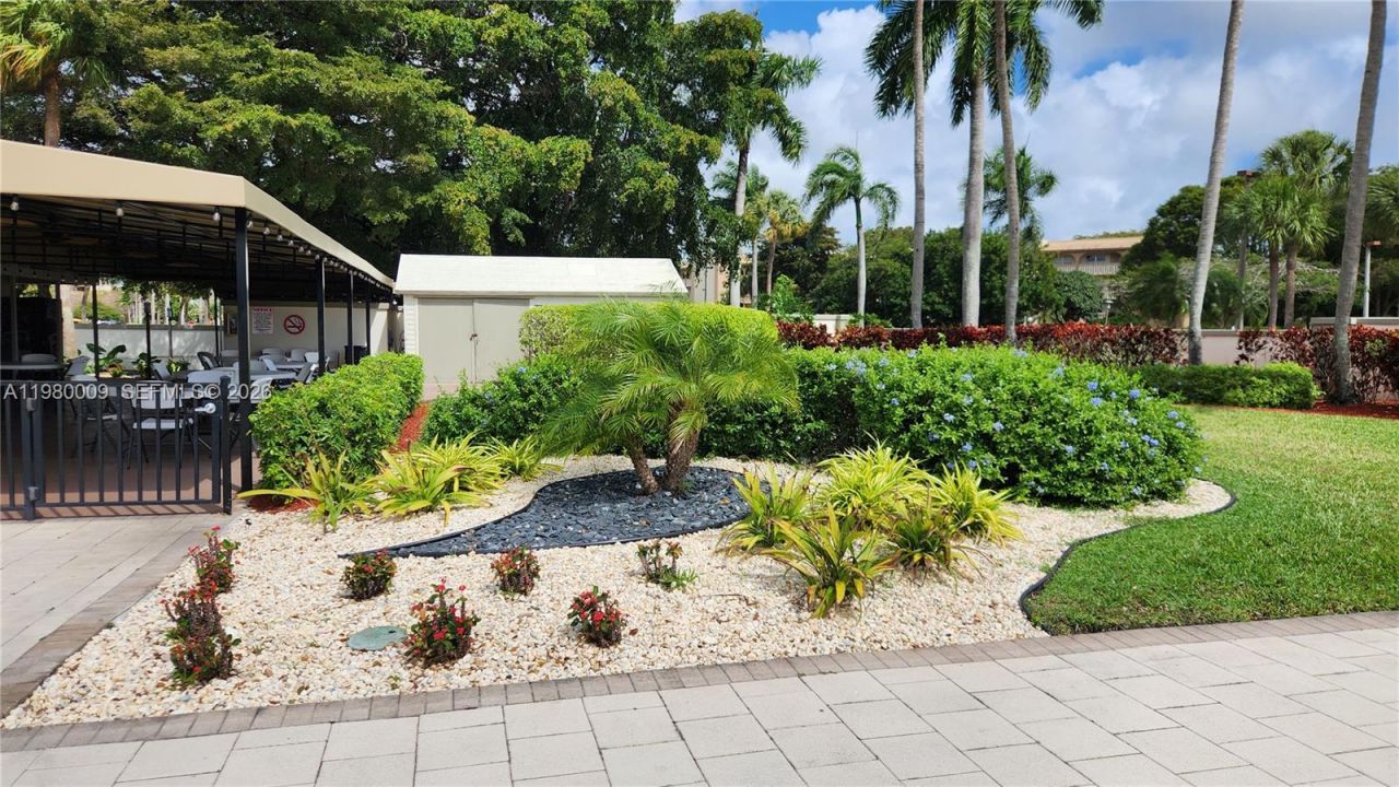 2403 Antigua Cir, Unit L2, Coconut Creek, FL 33066 Photo