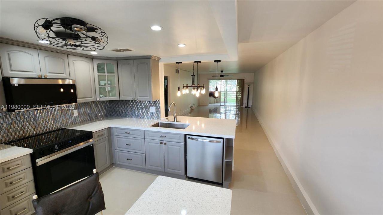 2403 Antigua Cir, Unit L2, Coconut Creek, FL 33066 Photo