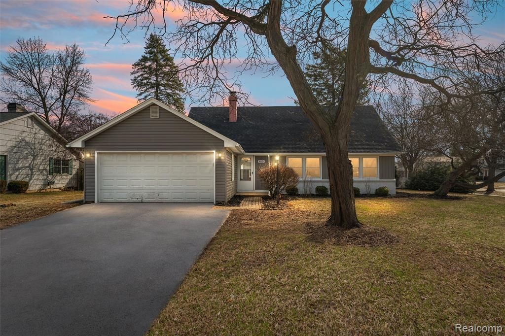 4824 Hyde Park Drive, Troy, MI 48085 Main Photo