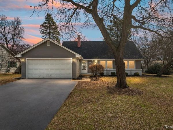 4824 Hyde Park Drive, Troy, MI 48085