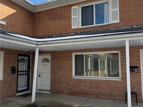 4871 Banbury Court, Unit 10, Warrensville Heights, OH 44128