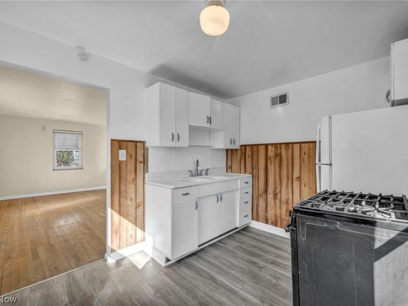 275 E 200th Street , Euclid, OH 44119 Photo 11